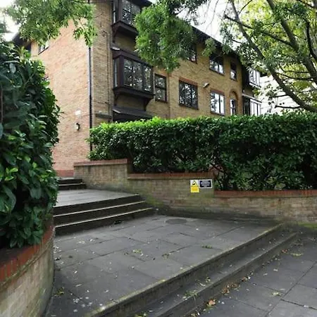 Spacious Walthamstow Apartment Londra Esterno foto